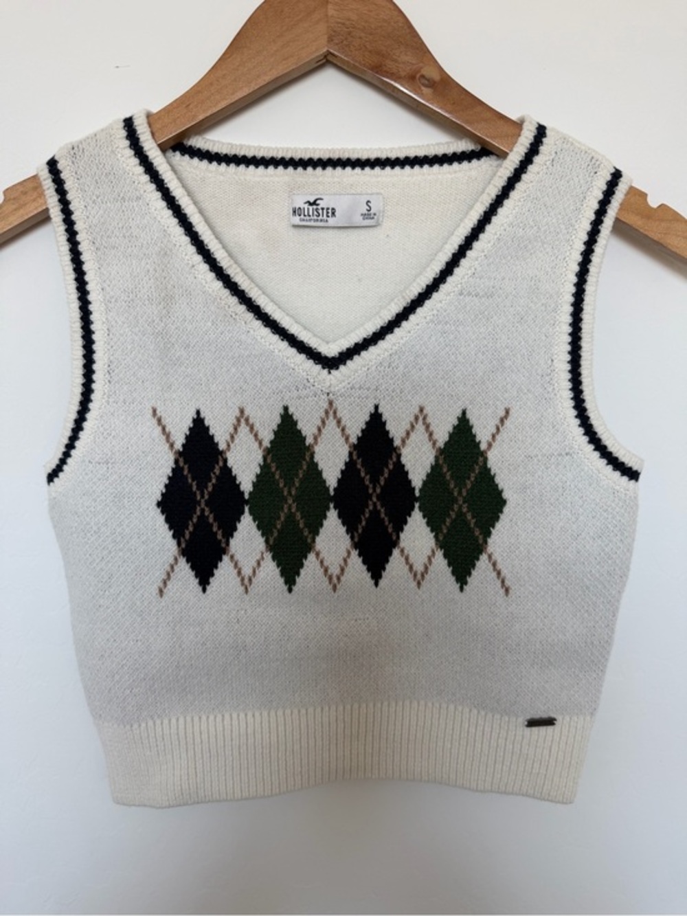 Hollister Cream Argyle V-Neck Sweater Vest with Black and Green Diamonds